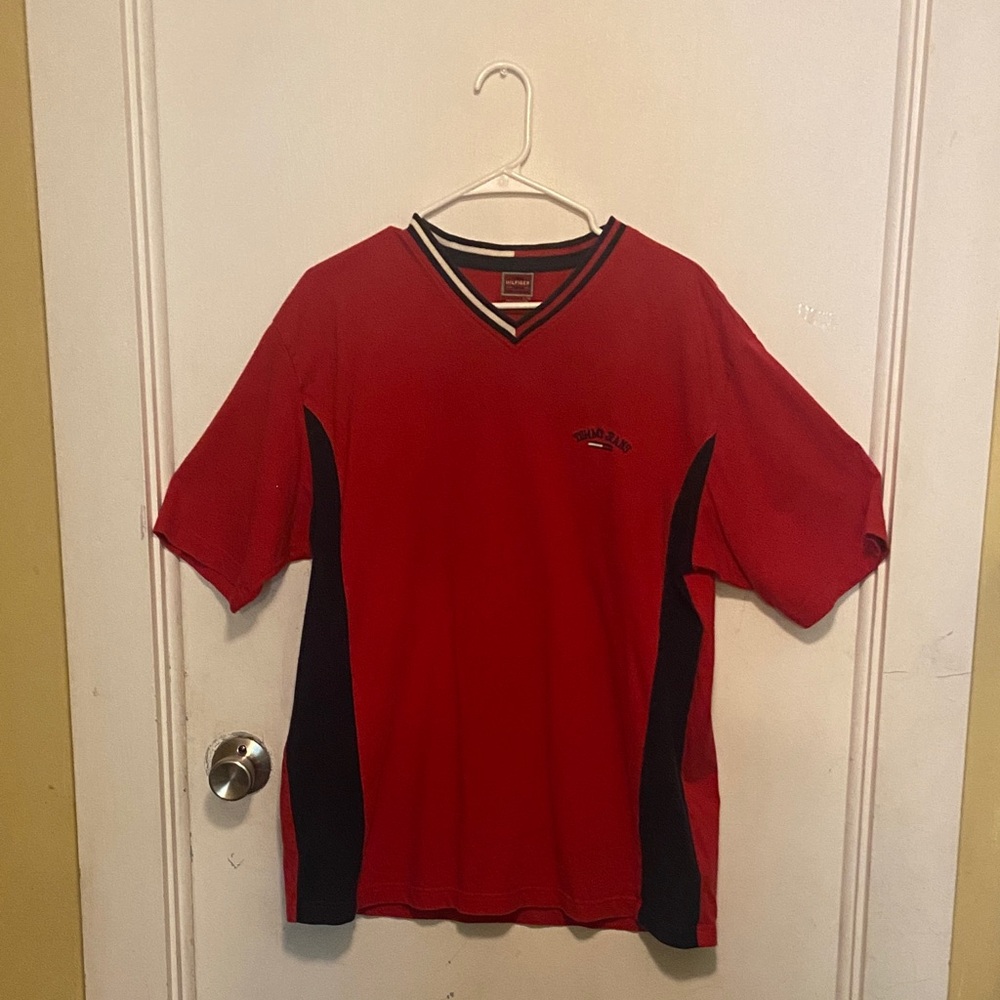 Men’s Tommy Hilfiger V-neck tee. Large. Vintage Style.